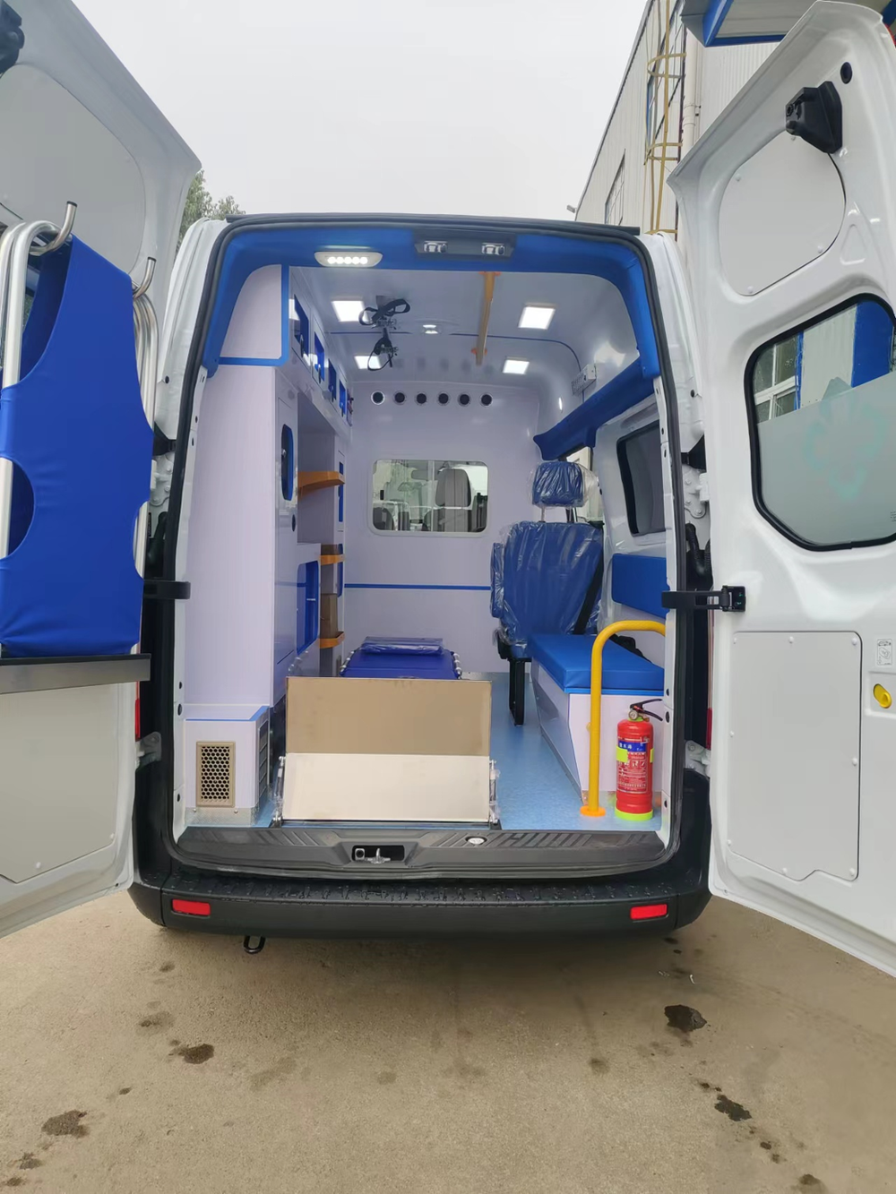 Ford Transit V362 Mid-wheelbase Mid-roof Diesel Emergency Ambulance