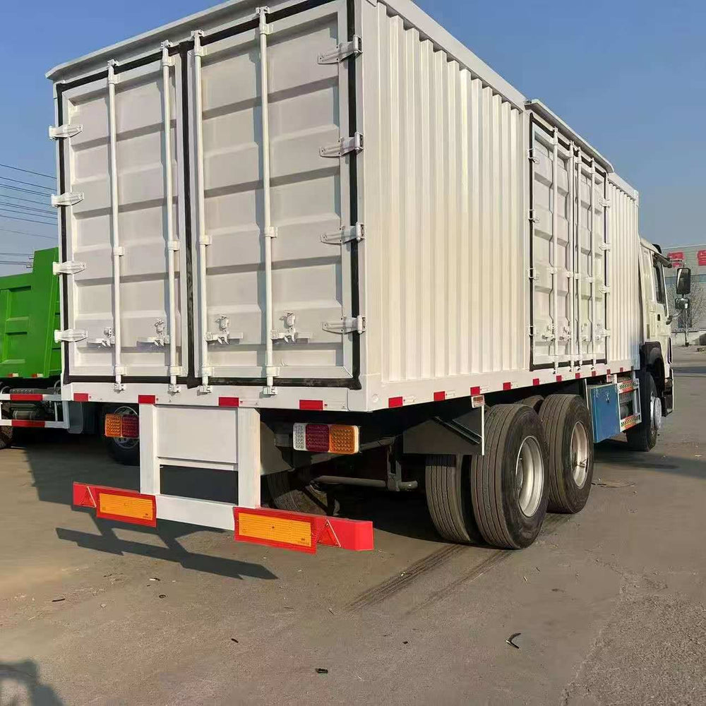 Cargo truck