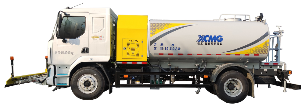 Dual-engine high pressure cleaning vehicle