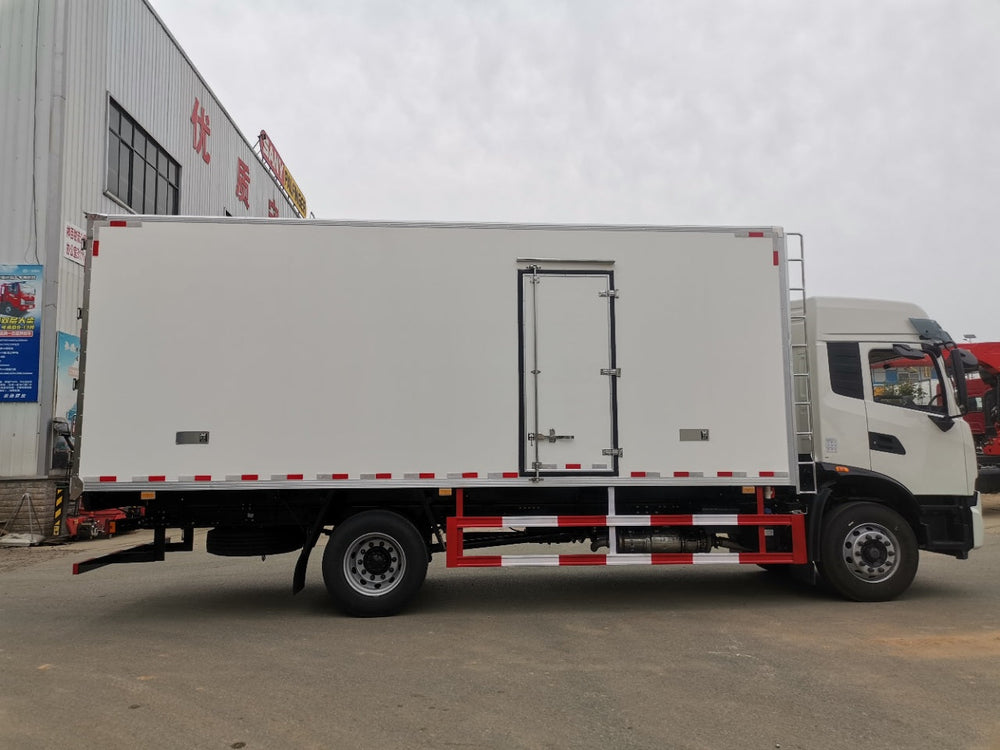 DongFeng 290HP Refrigerated Truck