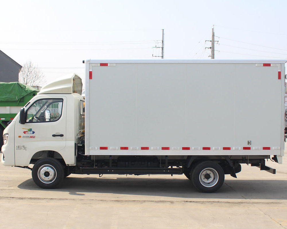 Foton Xiangling M2 Box Truck - Full Side View
