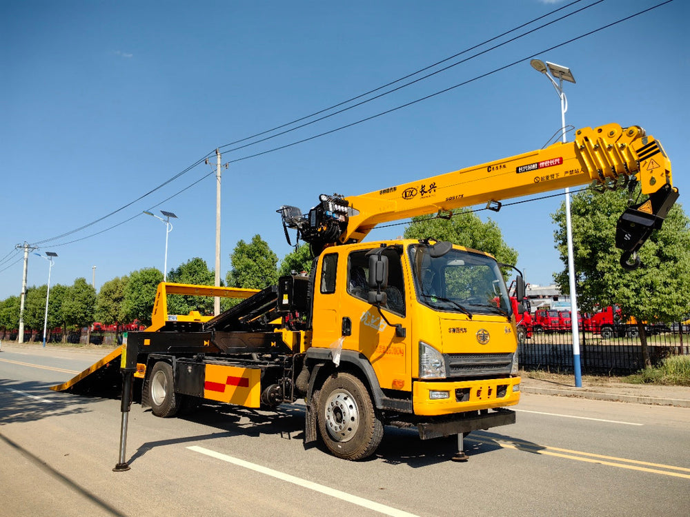 FAW 6T Wrecker Truck with Crane
